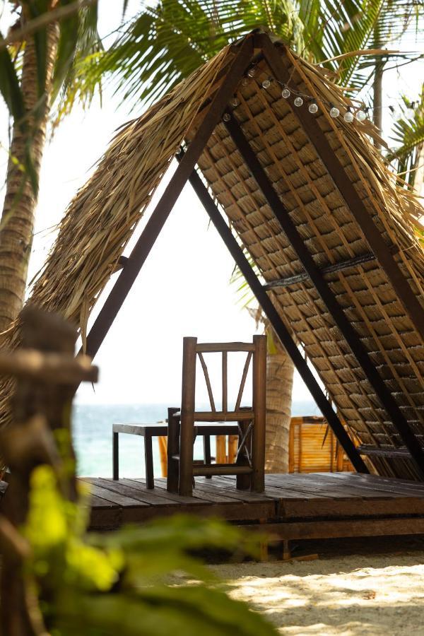 Amami Beach Resort Puerto Galera Buitenkant foto