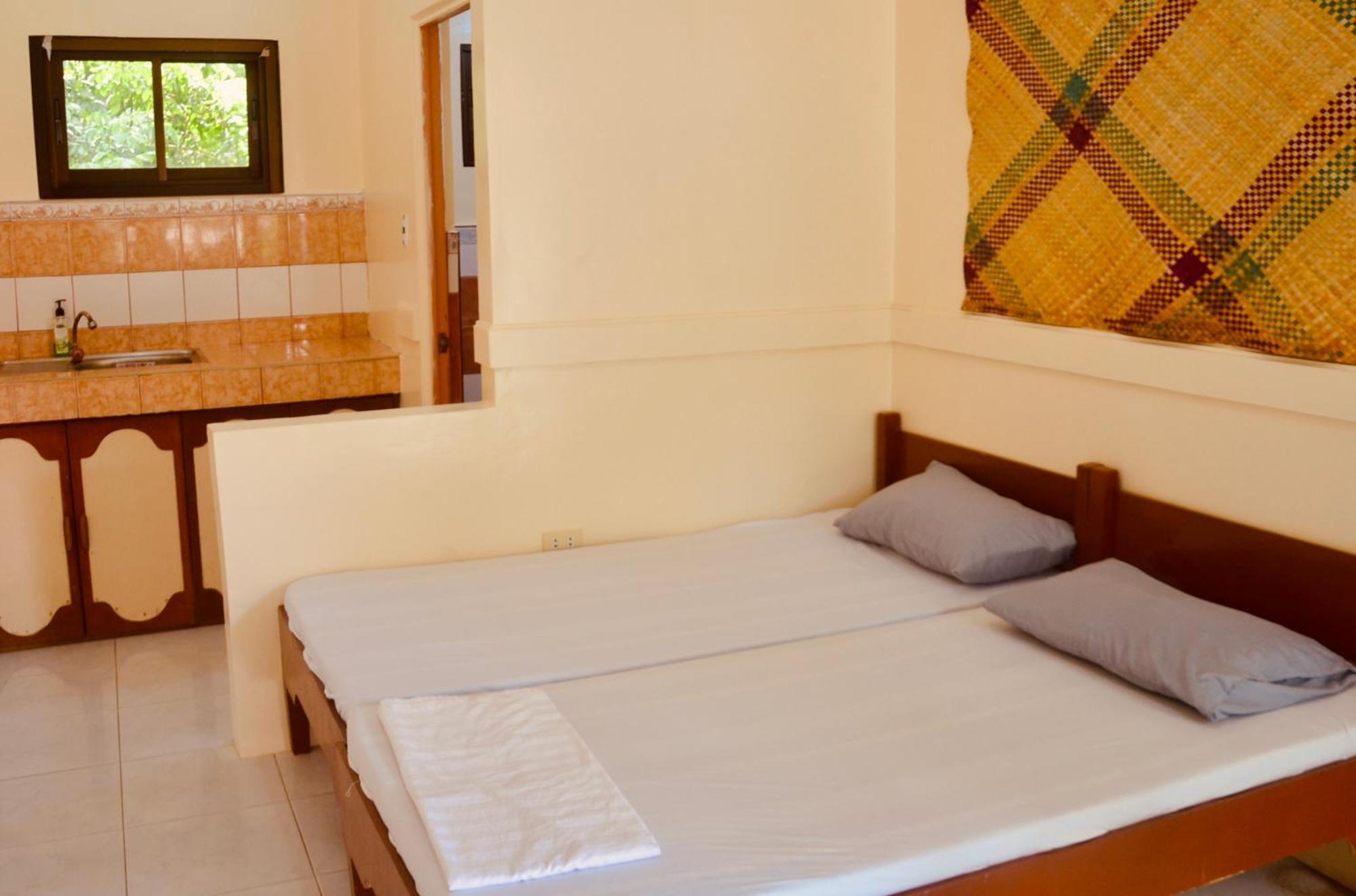 Amami Beach Resort Puerto Galera Buitenkant foto
