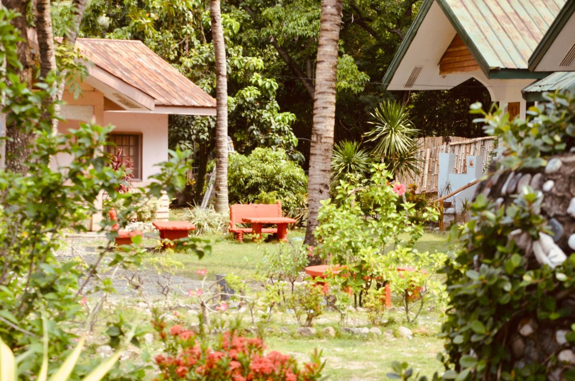Amami Beach Resort Puerto Galera Buitenkant foto