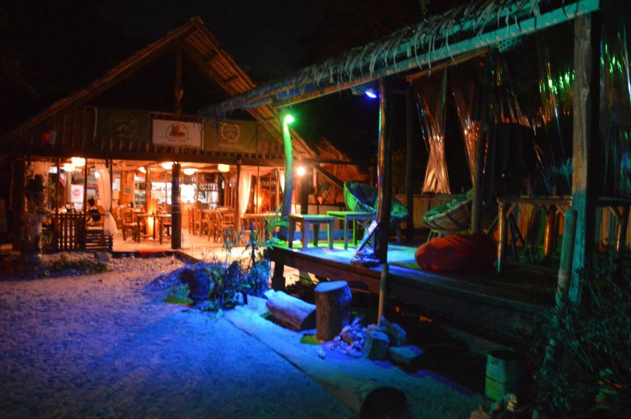 Amami Beach Resort Puerto Galera Buitenkant foto